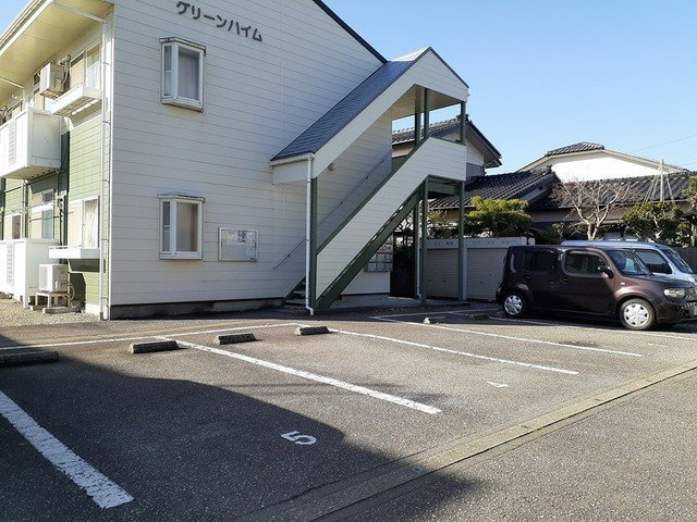 グリーンハイムの駐車場|カースペースがあります