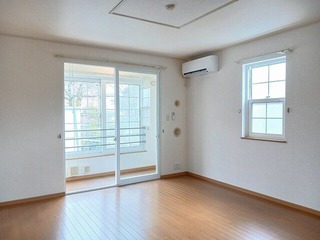 クロシェットⅢの居間・リビング|ゆったり過ごせる居間です