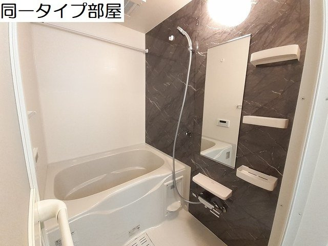 ヴィラージュ・ツボノⅢの浴室|お風呂で日々の疲れを落としましょう