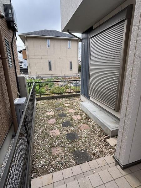 岡崎市上地5丁目・GRAFARE REVSE HOUSEの庭|草花で飾れるお庭。