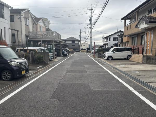 岡崎市上地5丁目・GRAFARE REVSE HOUSEの前面道路含む現地写真|前面道路です。