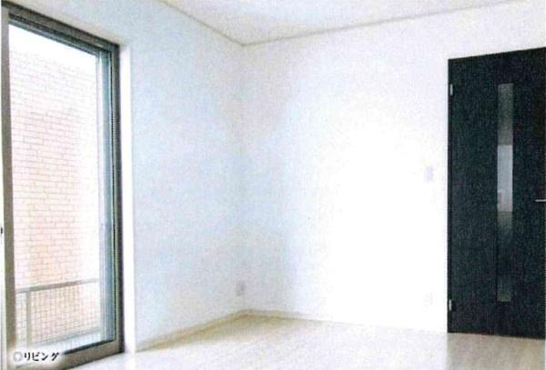 岡崎市上地5丁目・GRAFARE REVSE HOUSEの洋室|窓から入る陽射しは室内に行き渡ります