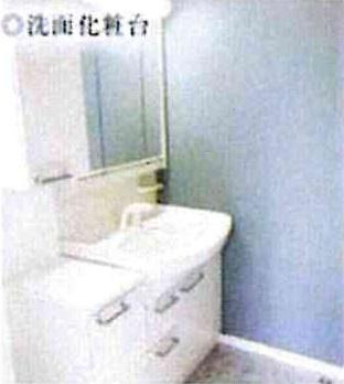 岡崎市上地5丁目・GRAFARE REVSE HOUSEの独立洗面台|鏡・コンセント・収納を装備した洗面台！