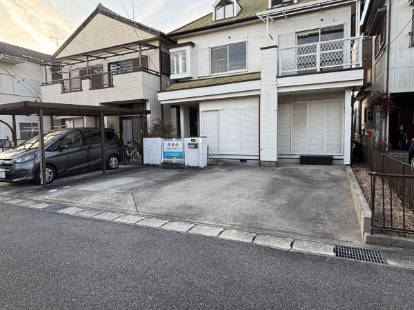 岡崎市矢作町西林寺・中古戸建の駐車場|広々２台駐車できます！