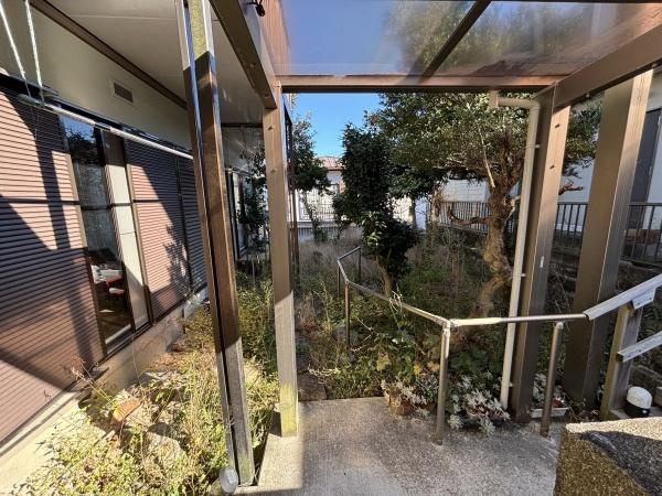岡崎市本宿町・中古戸建の庭|ウッドデッキやBBQ。想像が膨らむお庭