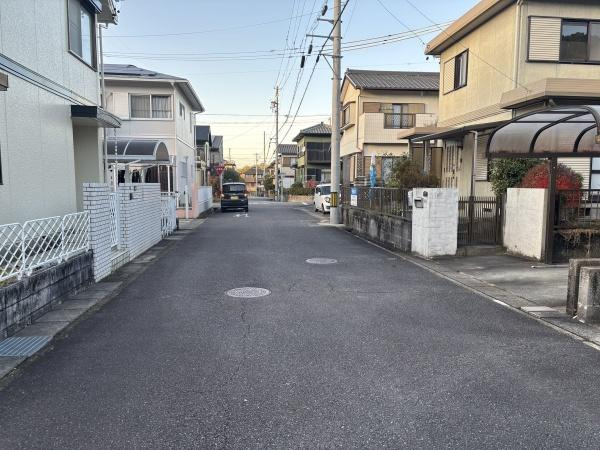 岡崎市藤川台1丁目・中古戸建の前面道路含む現地写真|前面道路です。