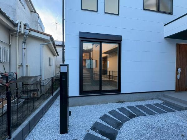 横浜市戸塚区舞岡町の新築一戸建の庭