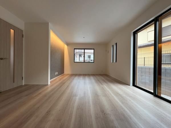 横浜市戸塚区舞岡町の新築一戸建の居間・リビング