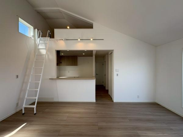 横浜市瀬谷区瀬谷１丁目の新築一戸建の居間・リビング|ご家族が集まる場所は心地の良い空間になりそうです！