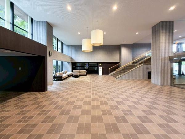 ヒルトップ横濱根岸セントラルコートのエントランス