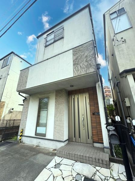 川崎市宮前区南平台の中古一戸建の外観|スタイリッシュな外観です！