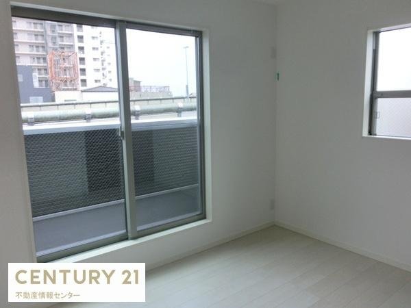 【その他】 | 竹島３丁目　建築条件付宅地 | 　建築参考プラン（間取り図面参照）
　延床面積：８９.３２平米
　間取り：４ＬＤＫ
　価格：２０８０万円