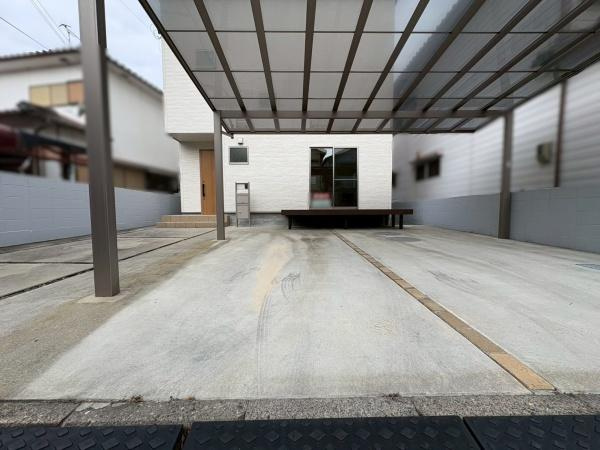 貴志川町前田　中古戸建の駐車場