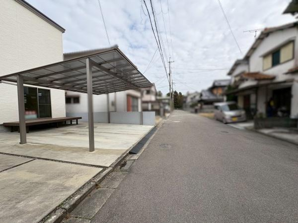 貴志川町前田　中古戸建の前面道路含む現地写真