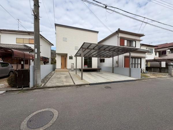 貴志川町前田　中古戸建の前面道路含む現地写真