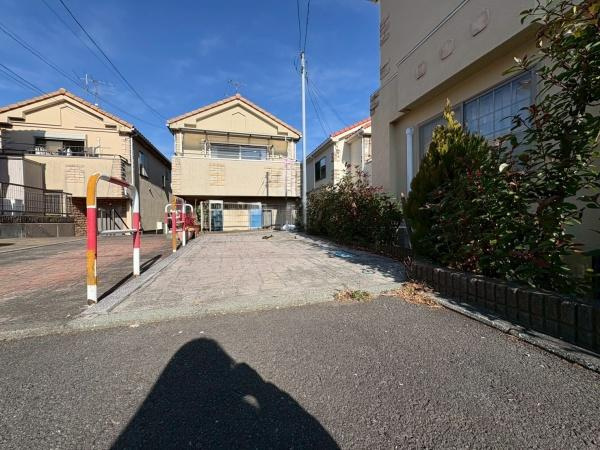 川崎市多摩区南生田２丁目の中古一戸建の駐車場|平置き駐車場も魅力のひとつです。