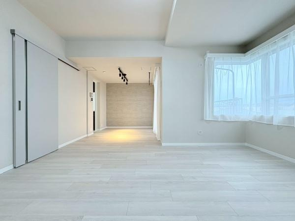 多摩川久地パークハイツの居間・リビング|リビングのみの写真です。十分な広さです。