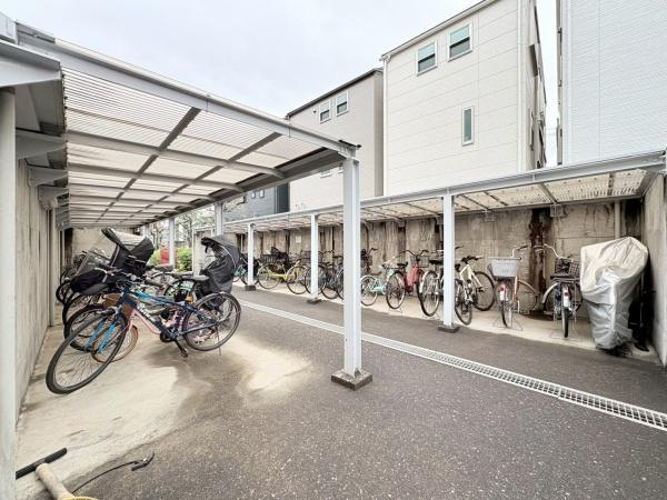 多摩川久地パークハイツのその他共用部分|屋根付き駐輪場