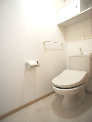 【トイレ】 | コンフォートＢ | 温水洗浄暖房便座機能付きです♪