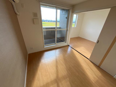 【居間・リビング】 | オリエンタルガーデン | リビング