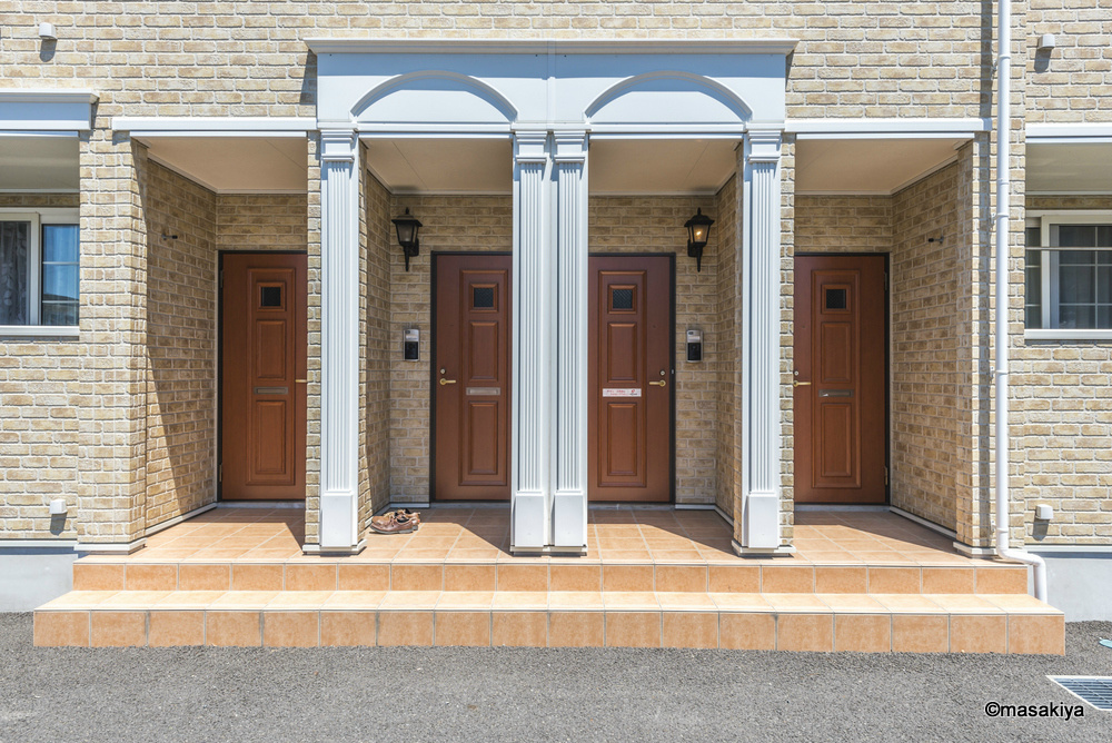 アプリコットのエントランス|エントランス