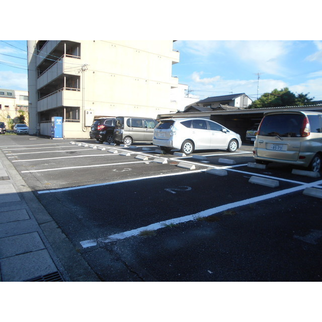 岐阜市如月町６丁目の駐車場の駐車場