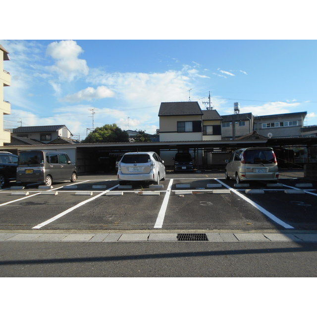 岐阜市如月町６丁目の駐車場