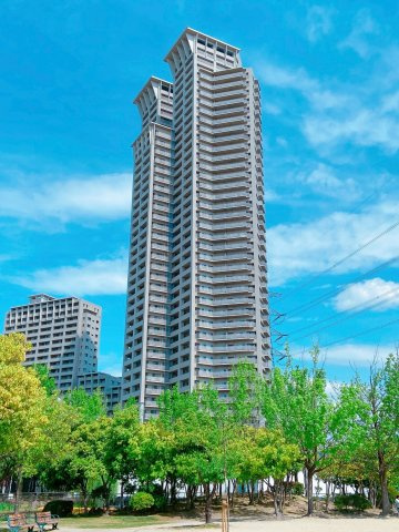 【外観】 | 【外観】樟葉にそびえ立つ41階建てのランドマークタワーです☆