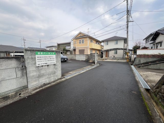 津山市小田中　売土地29坪の前面道路含む現地写真