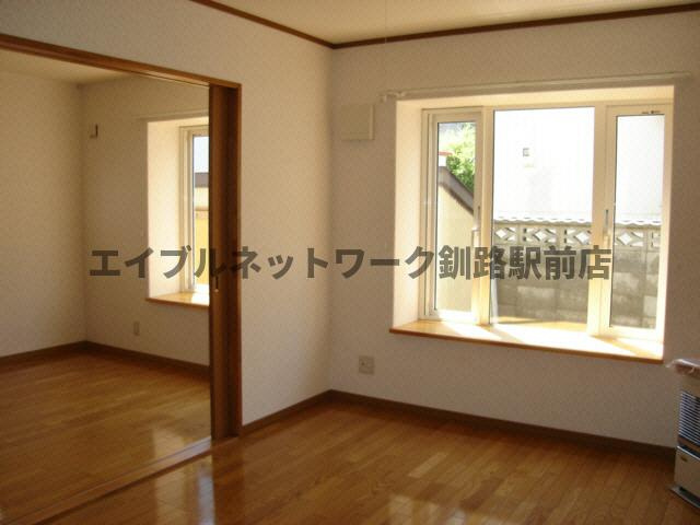 オリーブ２１の居間・リビング