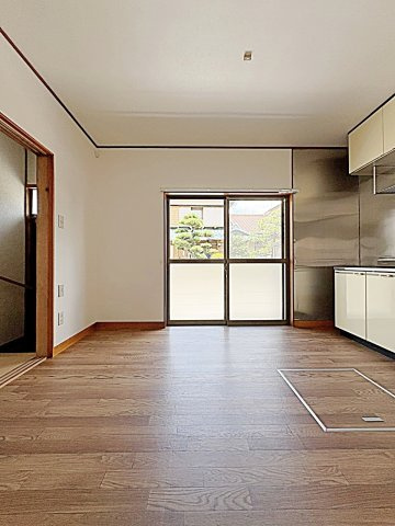 元柴田東アパートの居間・リビング