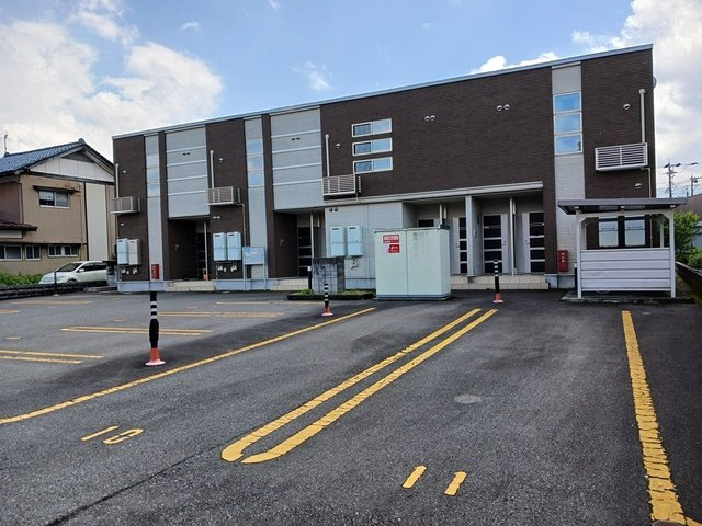 パグ－ロ　（ＰＡＧＵＲＯ）の駐車場