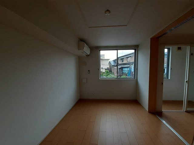 パグ－ロ　（ＰＡＧＵＲＯ）の居間・リビング