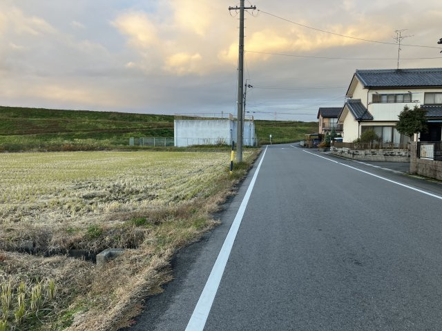 売土地　安八郡安八町牧　316.71坪の前面道路含む現地写真