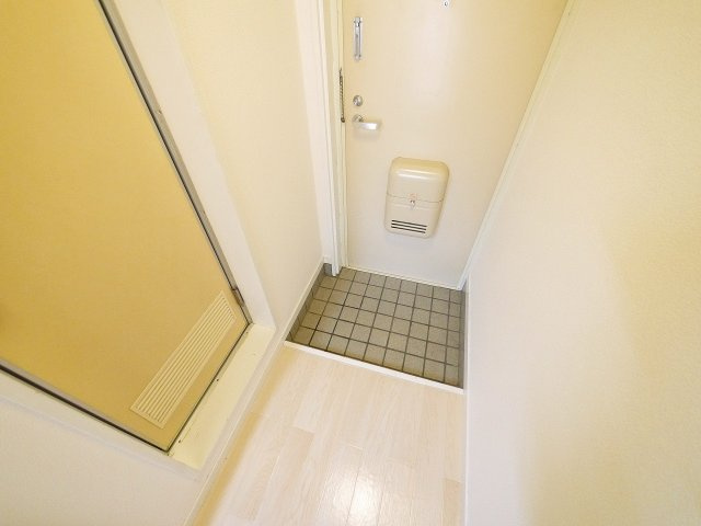 シティエステート南紀寺の玄関|明るい玄関です