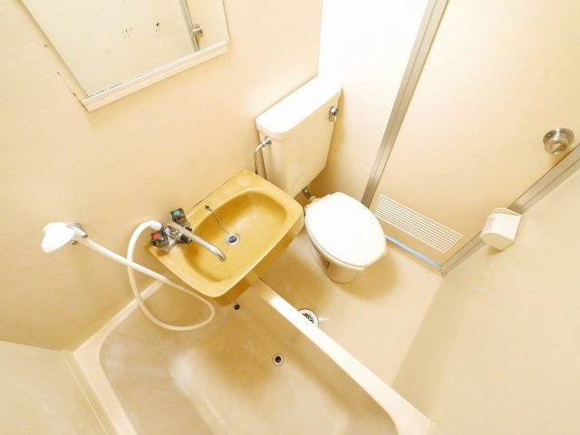 シティエステート南紀寺の浴室|お掃除もし易いユニットバスタイプ。