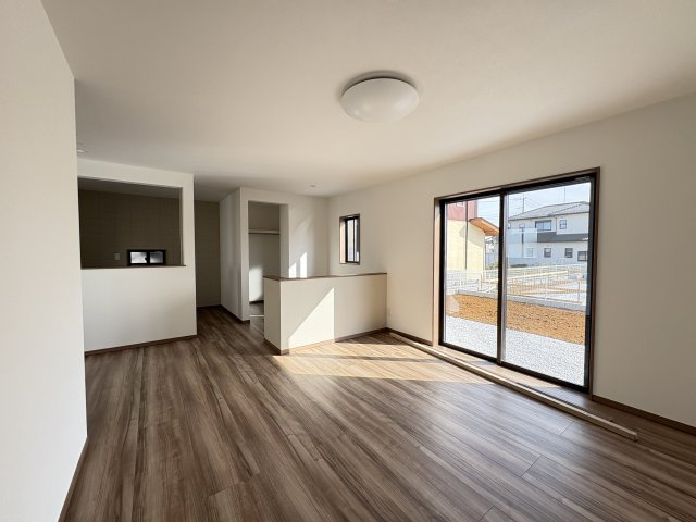 【居間・リビング】 | 深谷市小前田第3期　クライン　新築戸建　全2棟　2号棟