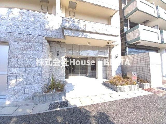 プリオーレ新開地のエントランス