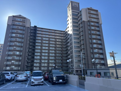 【外観】 | セントラルステージ光明池 | 【全居室窓あますよ】穏やかな光が差し込む室内には、穏やかな時間が流れます。休日には、落ち着いた空間で自分の趣味を楽しむのはいかがですか。