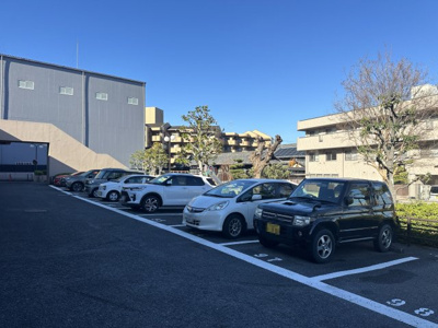 【駐輪場】 | セントラルステージ光明池 | 【クローゼット】お部屋を広く利用するために必須なクローゼットが全洋室付いています♪もちろんお荷物を収納されても良しの勝手の良いクローゼットは嬉しいですね♪