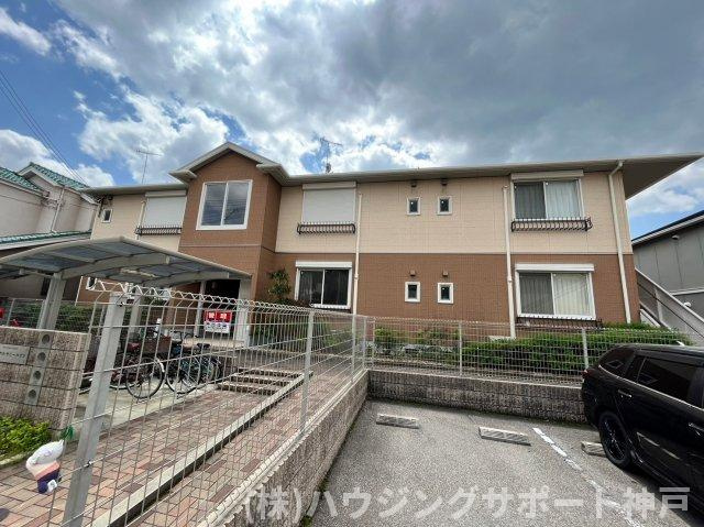 ロイヤルサニーハイツの外観