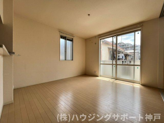 ロイヤルサニーハイツの居間・リビング