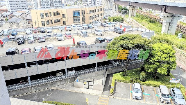 エバーライフネアシティ久留米弐番館の駐車場