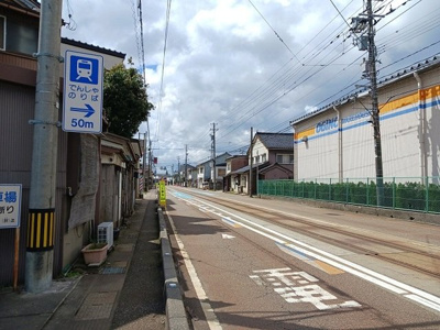 【周辺】 | ツインパレスさくら台Ｎｏｒｔｈ | 万葉線　「吉久」まで400m