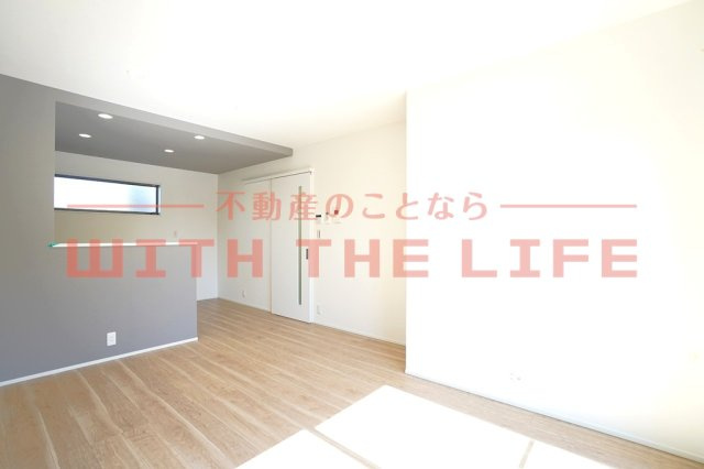 grand maison K【キャッシュバック対象物件】の居間・リビング|ゆったり過ごせるリビングです