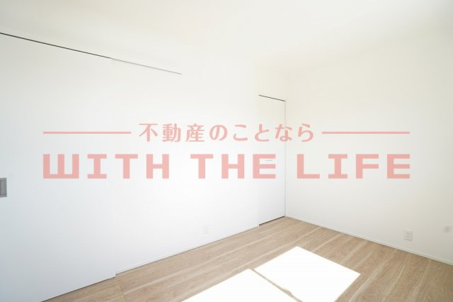 grand maison K【キャッシュバック対象物件】の寝室|広くて明るい寝室