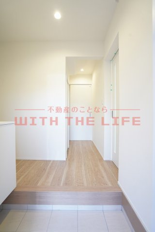 grand maison K【キャッシュバック対象物件】の玄関|収納もある玄関です