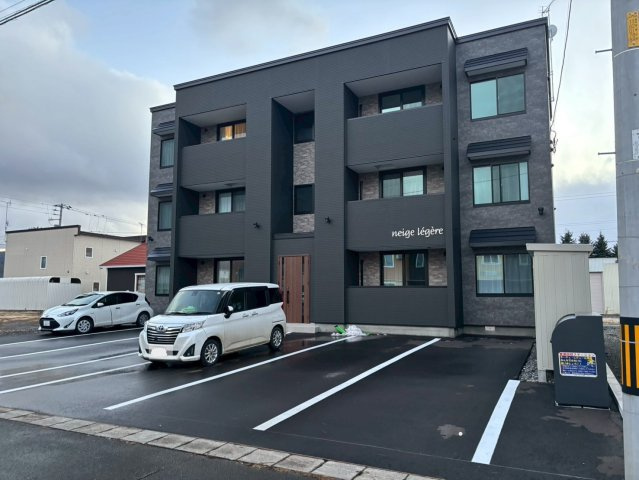 ネージュ・レジェールの駐車場