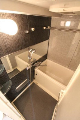 【浴室】 | アスヴェル梅田北 | 清潔感のあるお風呂