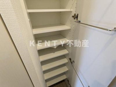 【玄関】 | アジールコート東大井 | 収納もある玄関です